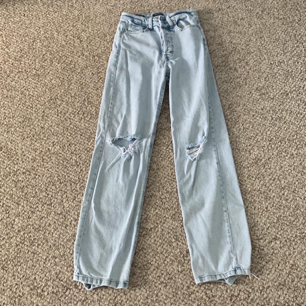 Juniors light wash jeans
